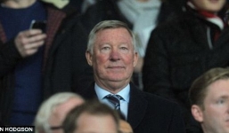 Khi Sir Alex biết cười, Man Utd chiến thắng có bàn tay đen?